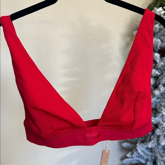 SKIMS COTTON RIB PLUNGE BRALETTE IN CRANBERRY size Xl - Picture 4 of 7